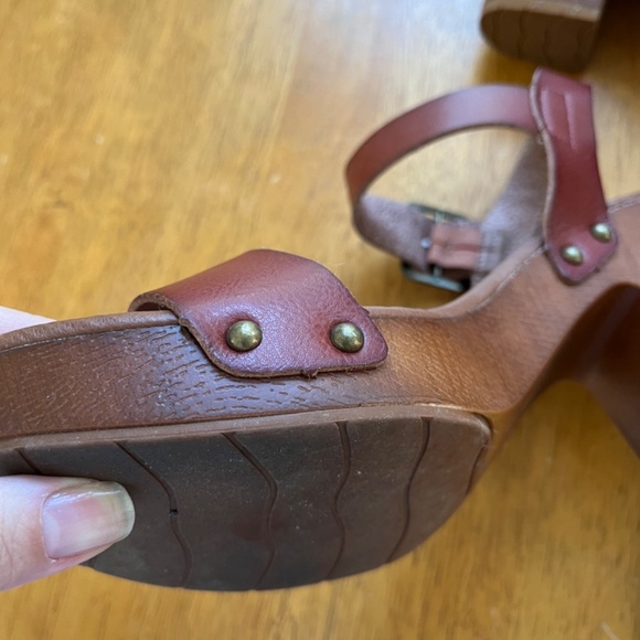 Brown Chunky Heel Sandals - Picture 5 of 10